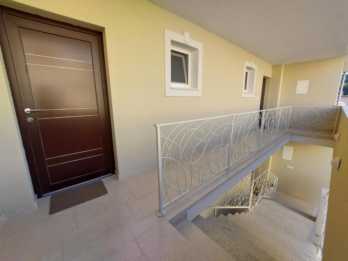 Seashells Apartments Tribunj Tribunj  Ngoại thất bức ảnh