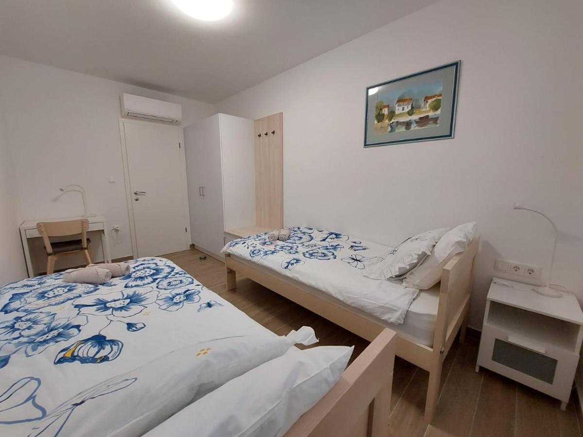 Seashells Apartments Tribunj Tribunj  Ngoại thất bức ảnh