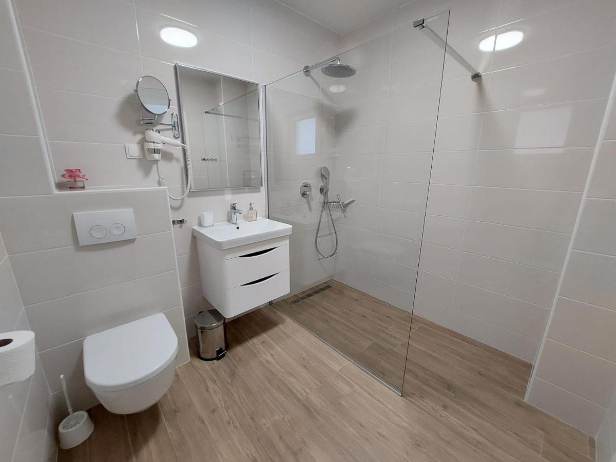 Seashells Apartments Tribunj Tribunj  Ngoại thất bức ảnh